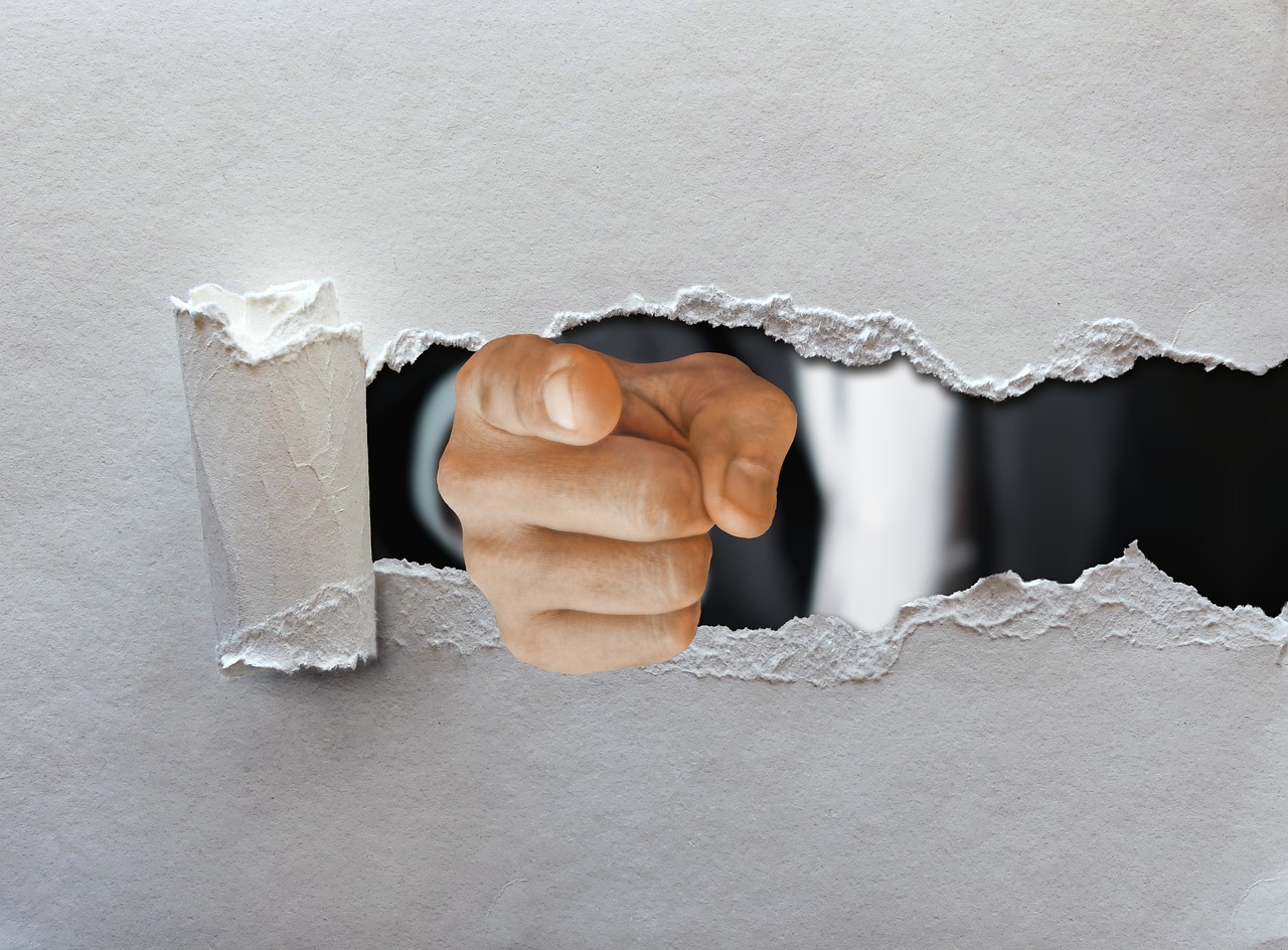 Point, man, pointing — "Maximizing Your Earnings: Tips for Finding a Room Part-Time Job"
